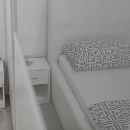 Zenta Apartment *