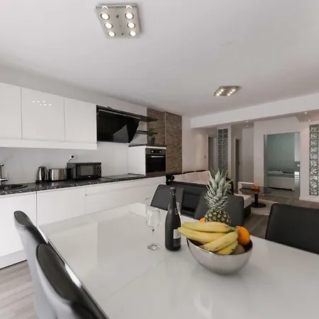 Apartment Zenta *